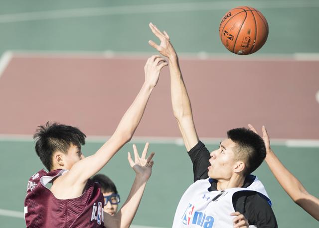 意大利球员协会(AIC)举办的年度最佳大奖(Gran Gala del Calcio)颁奖典礼，奥斯梅恩获得22/23赛季意甲最佳球员。